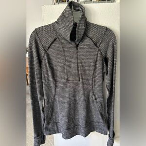 Lululemon Think Fast Pullover - size 8
Coco pique black/ black